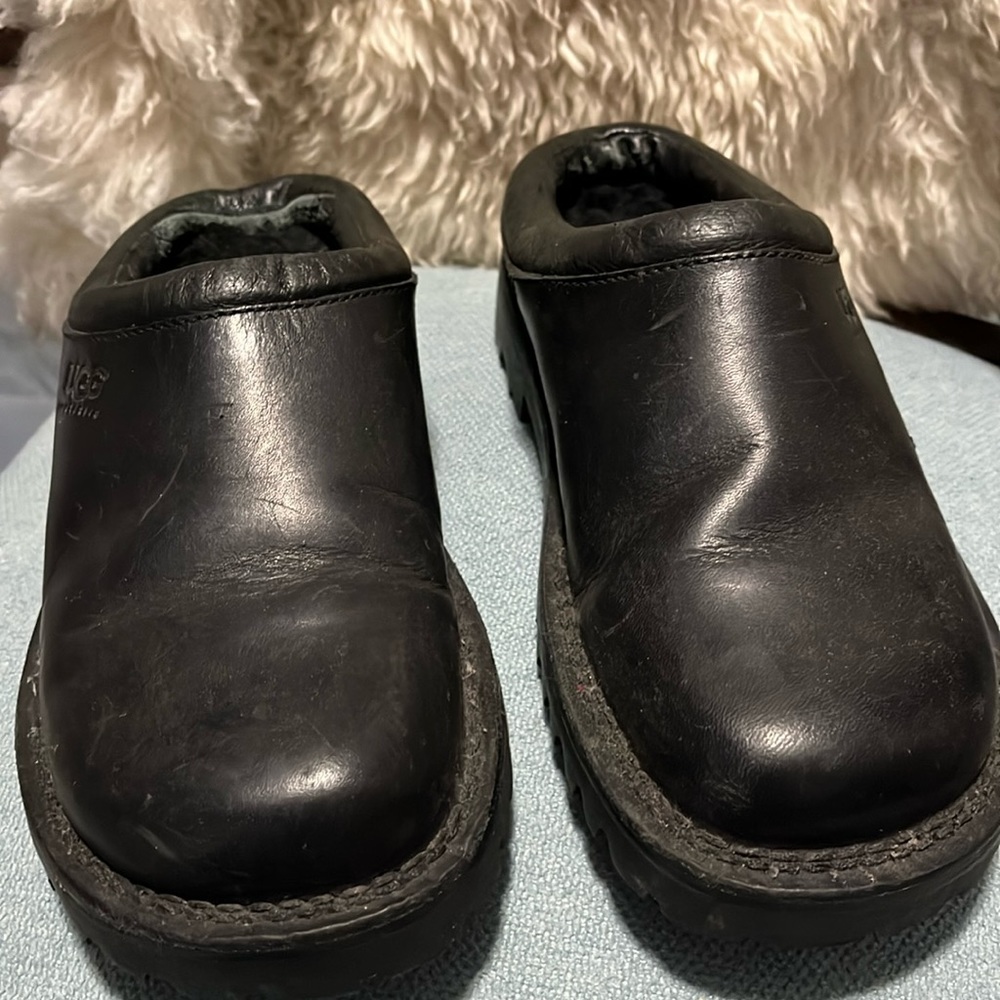 Black Ugg shearling lined leather slides